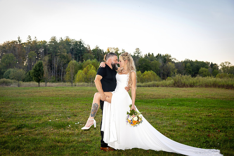 “Crested Hen Farms wedding photos New York”