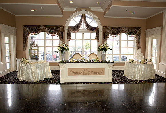 Falkirk Estate & Country Club Wedding- Sweetheart Table