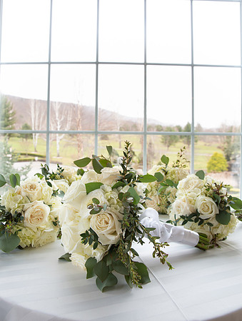 Falkirk Estate & Country Club Wedding- Bridal flowers